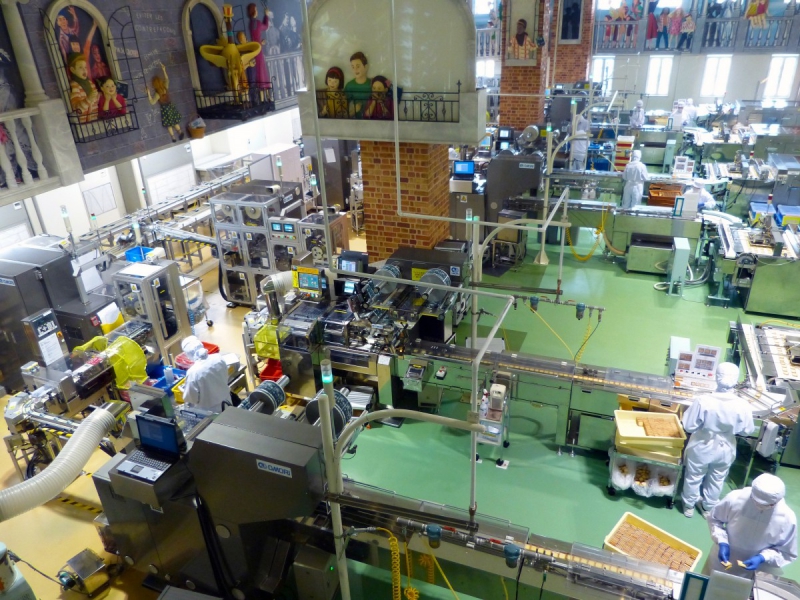 chocolaterie-VILLENEUVE D ENTRAUNES-min_japan_sapporo_chocolate_factory_label_packaging_cookie_machine_operators-961509